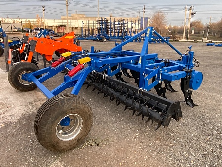 Плуг чизельный с шпоровыми катками прицепной ПЧП-4.0